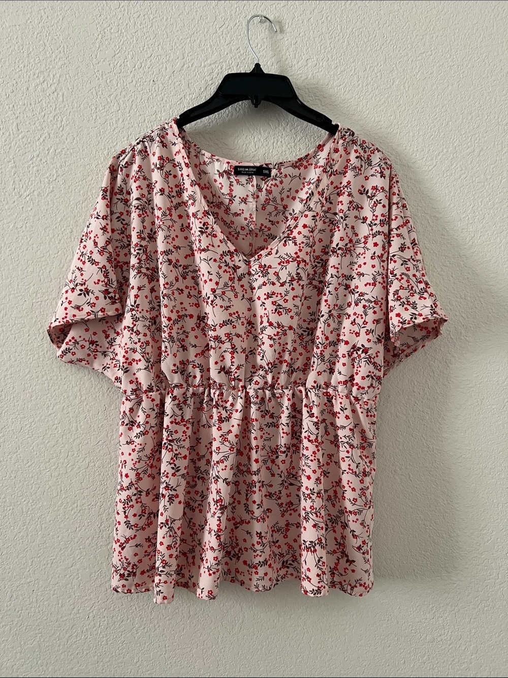 SHEIN Light Pink Red Floral V-Neck Peplum Tunic